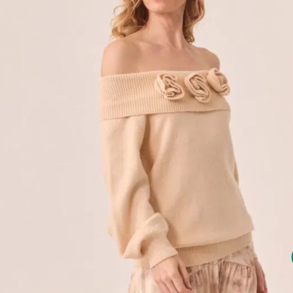Nekane NKN Loto 3D Flower Off Shoulder Sweater Ivory Small Medium NWT - Picture 3 of 13